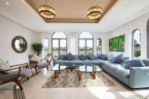 Sea view signature 7 BDR villa in Palm Jumeirah